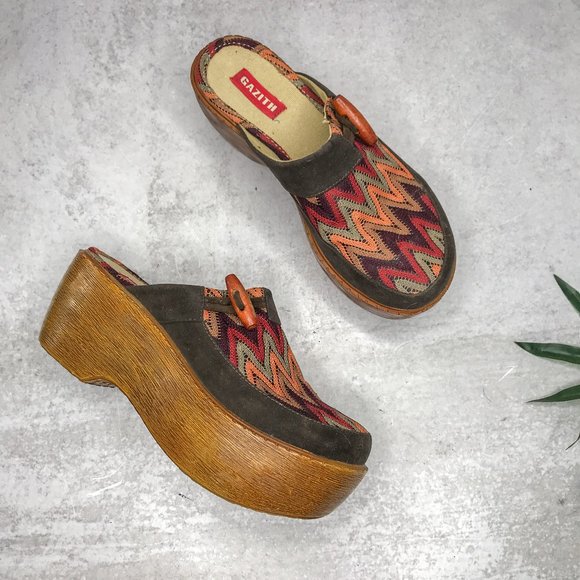 Vintage Shoes - 90s Vintage Retro Chevron Embroidered Clog Mules
